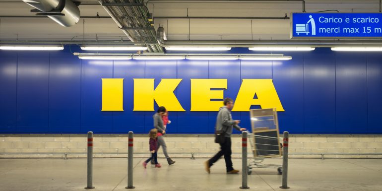 o IKEA ITALY facebook IKEA, уволена, Женщина, разведена, ИНТЕРНЕТ, особые потребности, рабочий, Италия, МАТЬ, Милан, РЕБЕНОК