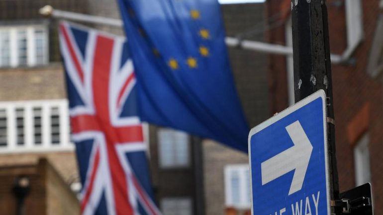 flags eu Brexit, Βρετανία, ΔΙΕΘΝΗ, Τερέζα Μέι