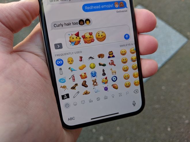 emojipedia sample images iphone mockup Τεχνολογία
