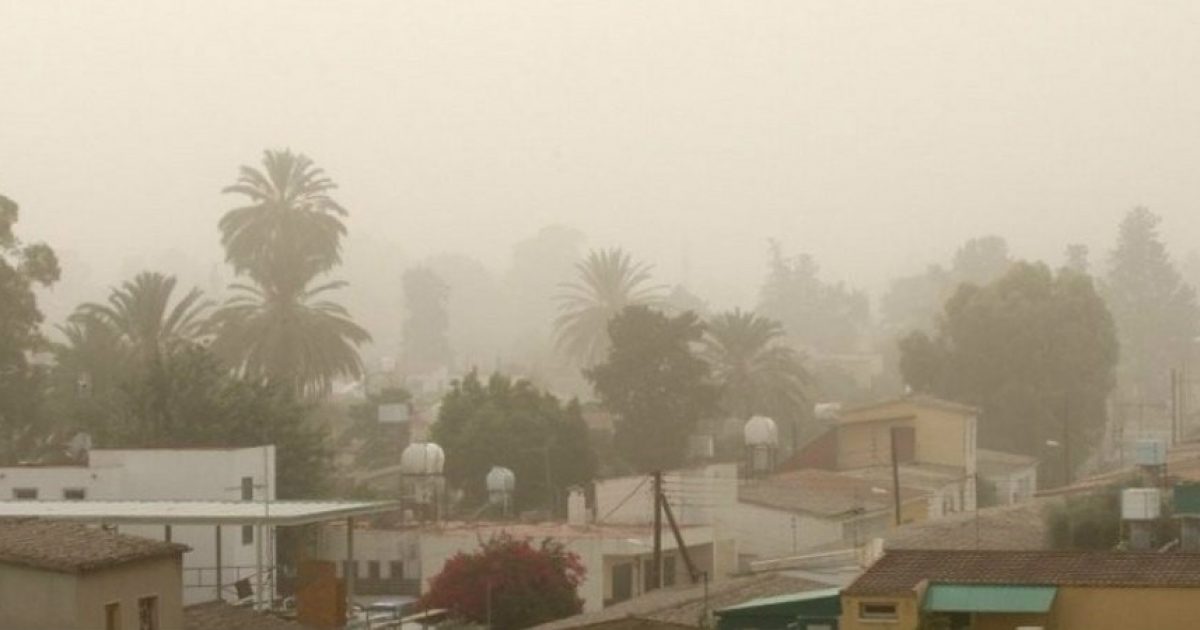 The atmosphere is stifling due to the dust - The levels in the Province ...