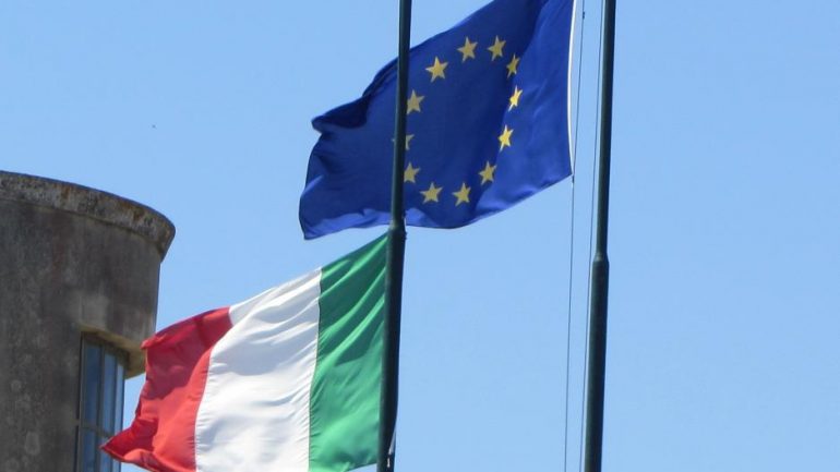 12 italy 3 flag of italy and europe european union it e ue European Union, Italy