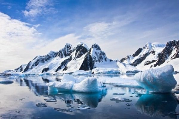 arktiki klimatiki allagi surriknosi ton thalassion pagon humanity