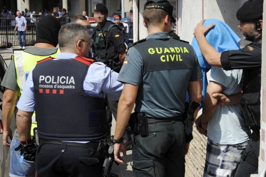 Spain: Four arrests for sexually abusing a 19-year-old
