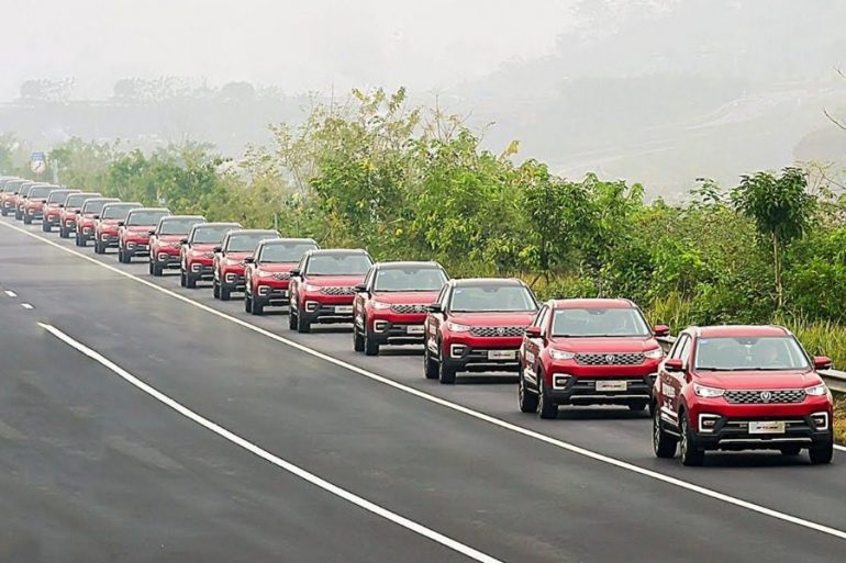Китай: мировой рекорд Гиннеса - 55 машин без водителя.