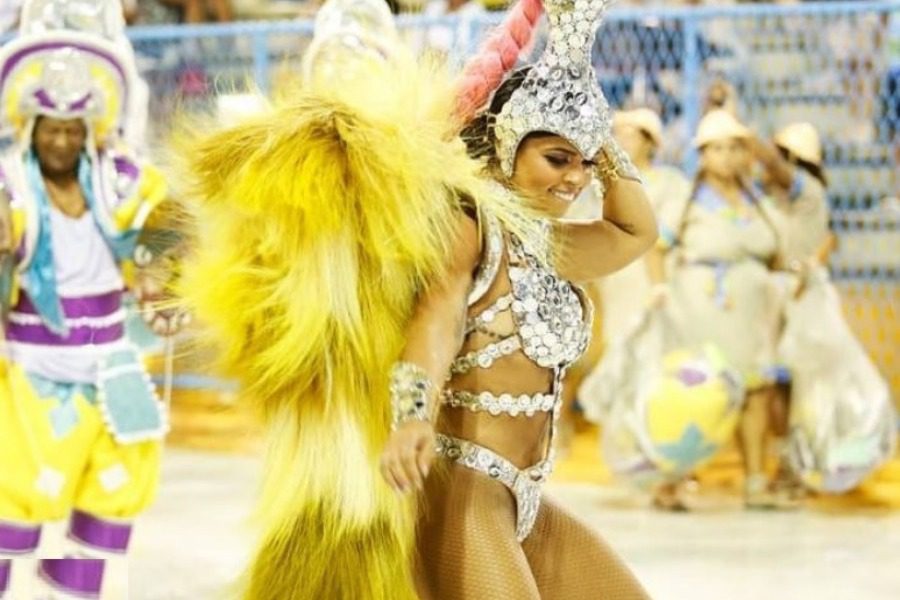 Αλαβάστρινα κορμιά αλλά και επεισόδια στο καρναβάλι του Ρίο ντε Τζανέιρο