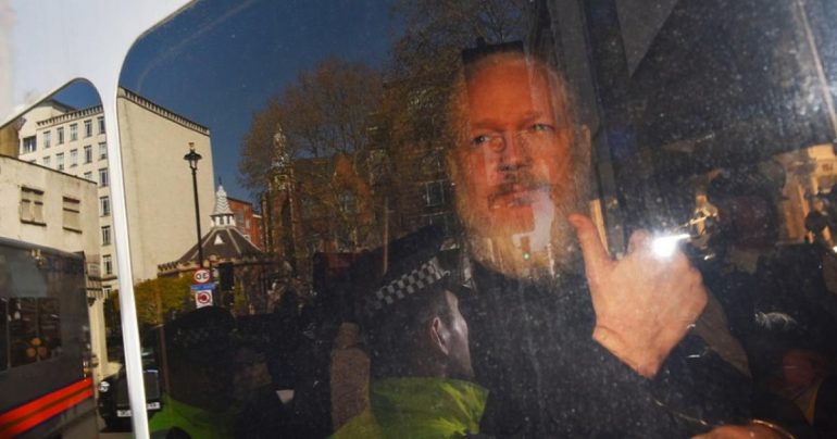 assange syllipsi Wikileaks, MPs, Britain, letter, accusations, JULIAN ASSANZ