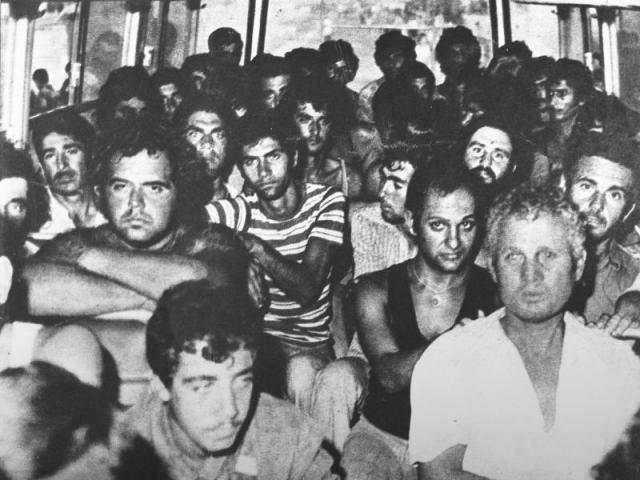 adana1 Заключенные 1974, турецкое вторжение