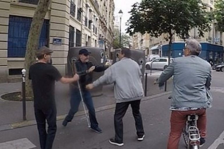 Γαλλία: Οδηγός αρνήθηκε προτεραιότητα σε τυφλό και μετά τον ξυλοκόπησε