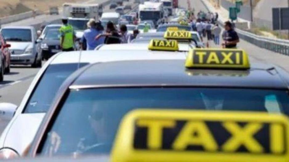 taxi kypros hromatismeno petrelaio2 e1469111293836 Ειδησεις