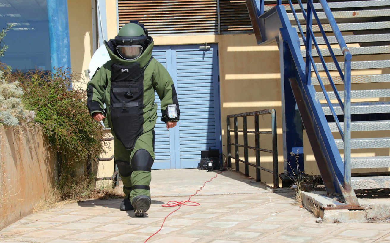 weekendmegamarga 1 17N, BOMB, explosive device, Greek police