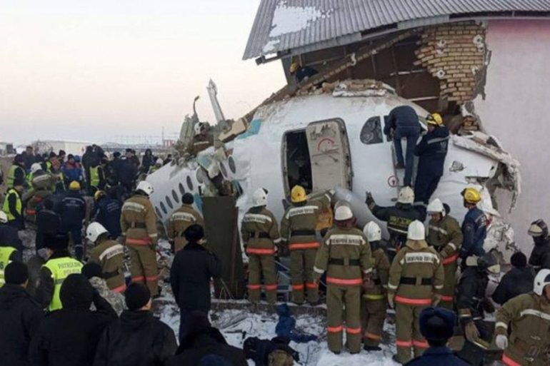 Αεροπορική τραγωδία στο Καζακστάν: Συνετρίβη αεροσκάφος με 100 επιβάτες