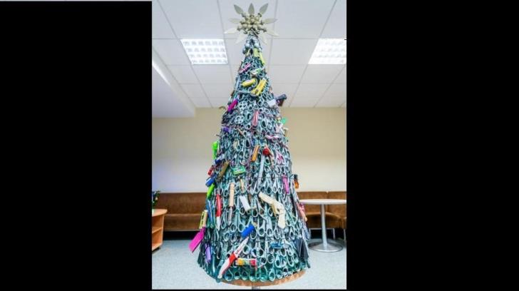 Vilnius airport, confiscated items, Lithuania, Strange, CHRISTMAS TREE