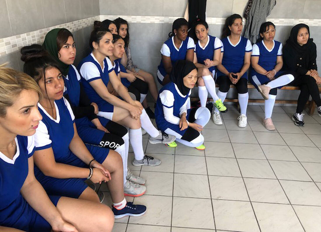 img 52212 Women, soccer team, football, refugees, countries
