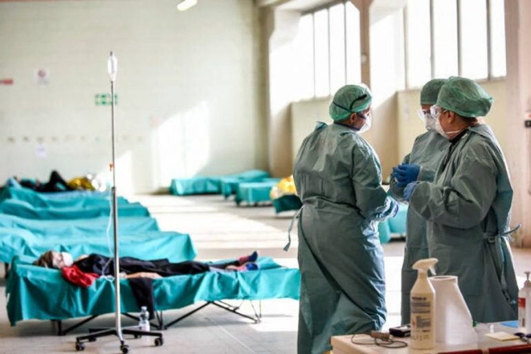 Ιταλία: Νοσοκόμες με μώλωπες στο πρόσωπο μετά από πολύωρες βάρδιες