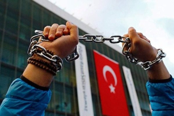 Erdogan is releasing 45.000 prisoners due to a coronavirus