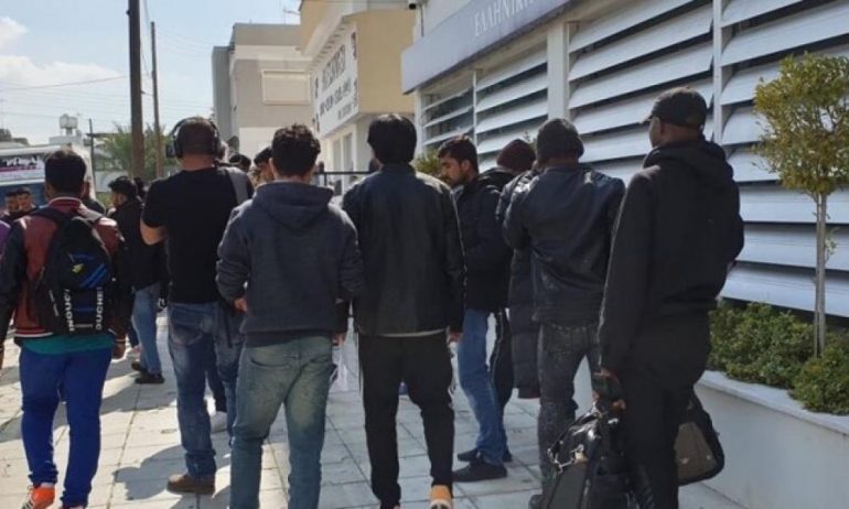 Μετανάστες Κύπρος Αθηένου, Αστυνομία, Μετανάστες