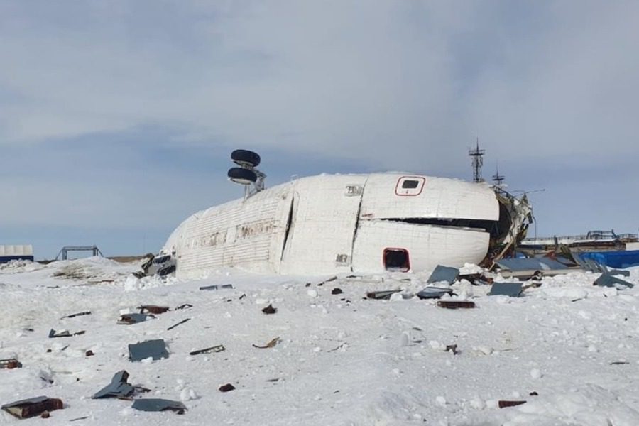 Сибирь: Момент крушения транспортного вертолета на льду