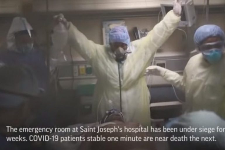 Συγκλονιστικό βίντεο: Γιατροί επαναφέρουν στη ζωή ασθενή με κορωνοϊό