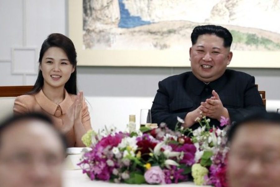 These are the "shameful" photos of Kim Jong Un's wife