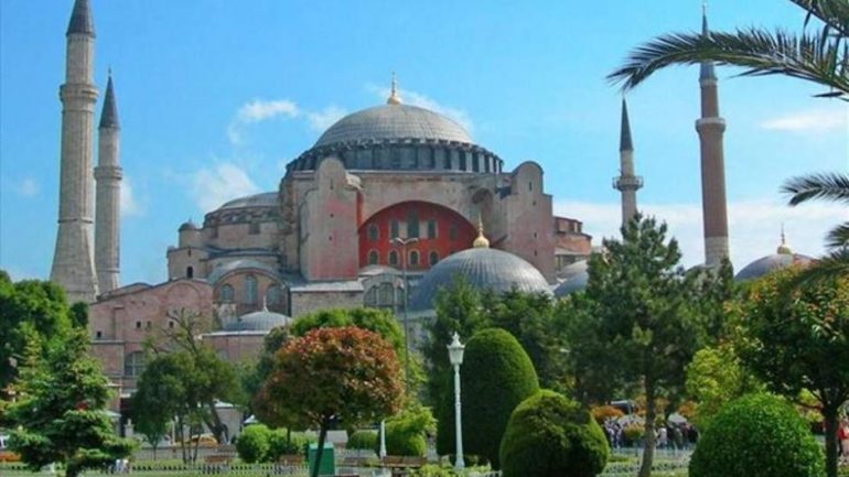 bgvrfaddadadw Hagia Sophia, visitors, murals