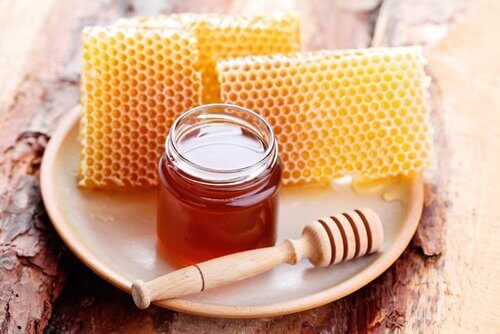 5 29 ANTI-AGING, EXERCISE, SKIN, SPACES, MASK WITH HONEY, honey, WRINKLES