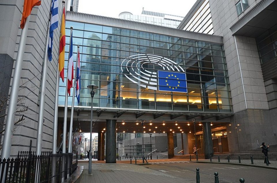 800px Здание Европейского парламента Брюссель 3 1 960x636 1 Вароши, ЕВРОПЕЙСКИЙ ПАРЛАМЕНТ