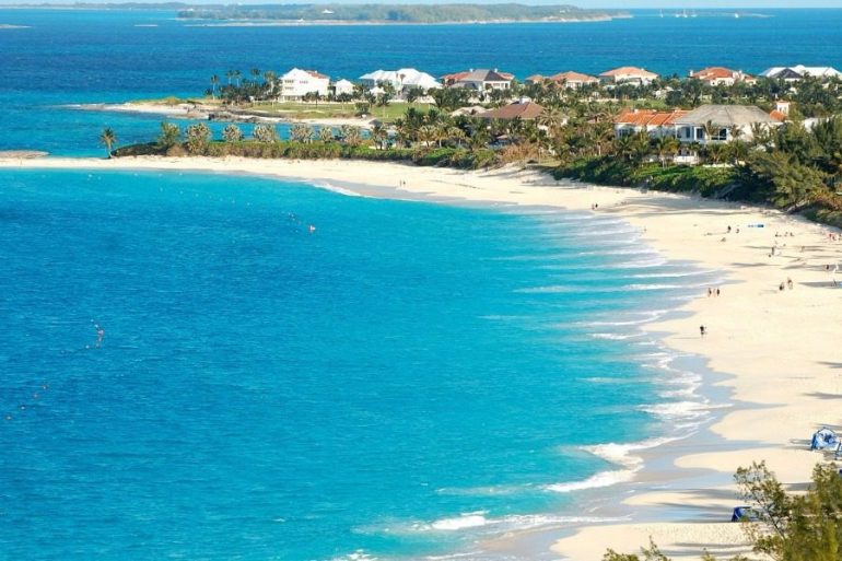 Μπαχάμες: Μυστήριο με μπάλα τιτανίου από το Διάστημα που βρέθηκε σε παραλία