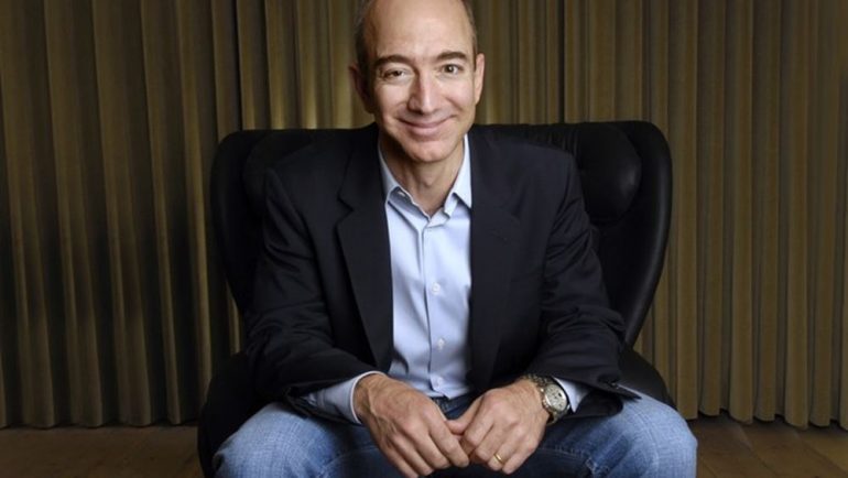 Forbes: Αυτοί είναι οι πλουσιότεροι άνθρωποι του πλανήτη - Στην κορυφή και πάλι ο Bezos, κατά πόδας ακολουθεί ο Μασκ