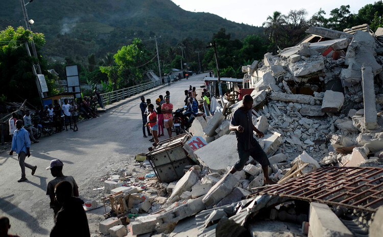 haiti earthquake 1 1 Associated Press, Greece, the best photos of the week