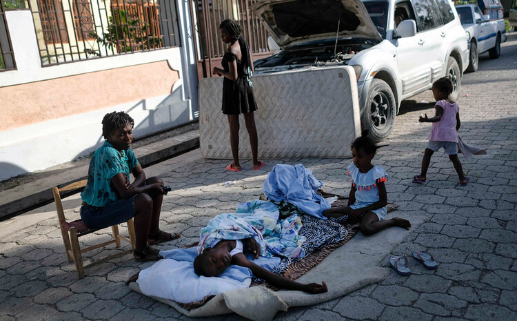 haiti earthquake 2 1 Associated Press, Ελλάδα, οι καλυτερεΣ φωτογραφιεΣ τηΣ εβδομαδαΣ