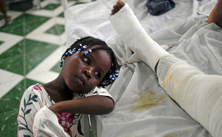землетрясение на Гаити больница для бездомных Associated Press, Греция, лучшие фото недели