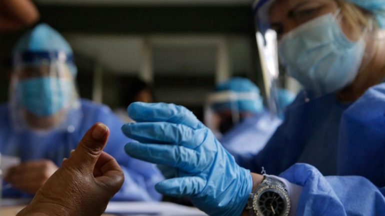 medicine pandemic βρώμικα, ΓΑΝΤΙΑ, γάντια νιτριλίου, ΚΟΡΩΝΟΙΟΣ, μεταχειρισμένα, νοσοκομεια