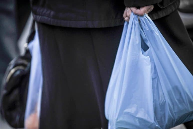 plastiki sakoyla ena περιβαλλοντικό τέλος, Πλαστικές σακούλες, σακούλες, ΣΟΥΠΕΡΜΑΡΚΕΤ