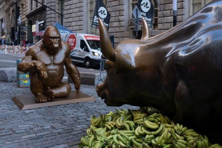 harambe charging bull 1 Charging Bull, Harambe, gorilla, Wall Street