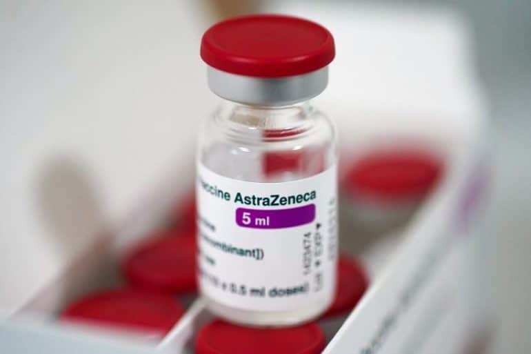 Fialidio AstraZeneca EPA 768x480 1 ASTRAZENECA, εμβόλιο, θρομβώσεις, ΚΟΡΩΝΟΙΟΣ