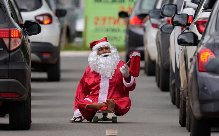 Santa Claus on a skate