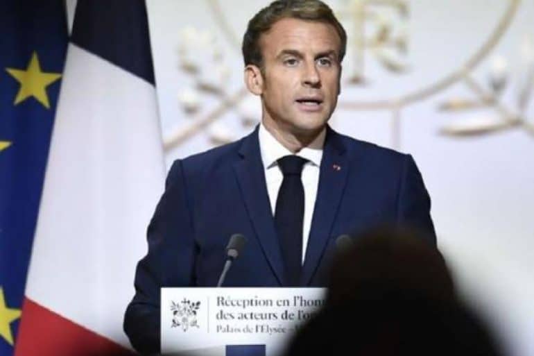 kopela 7 France, Emanuel Macron