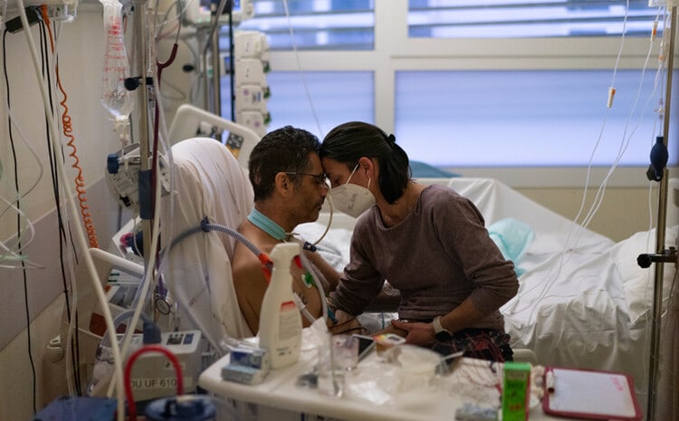 Couple in hospital in France