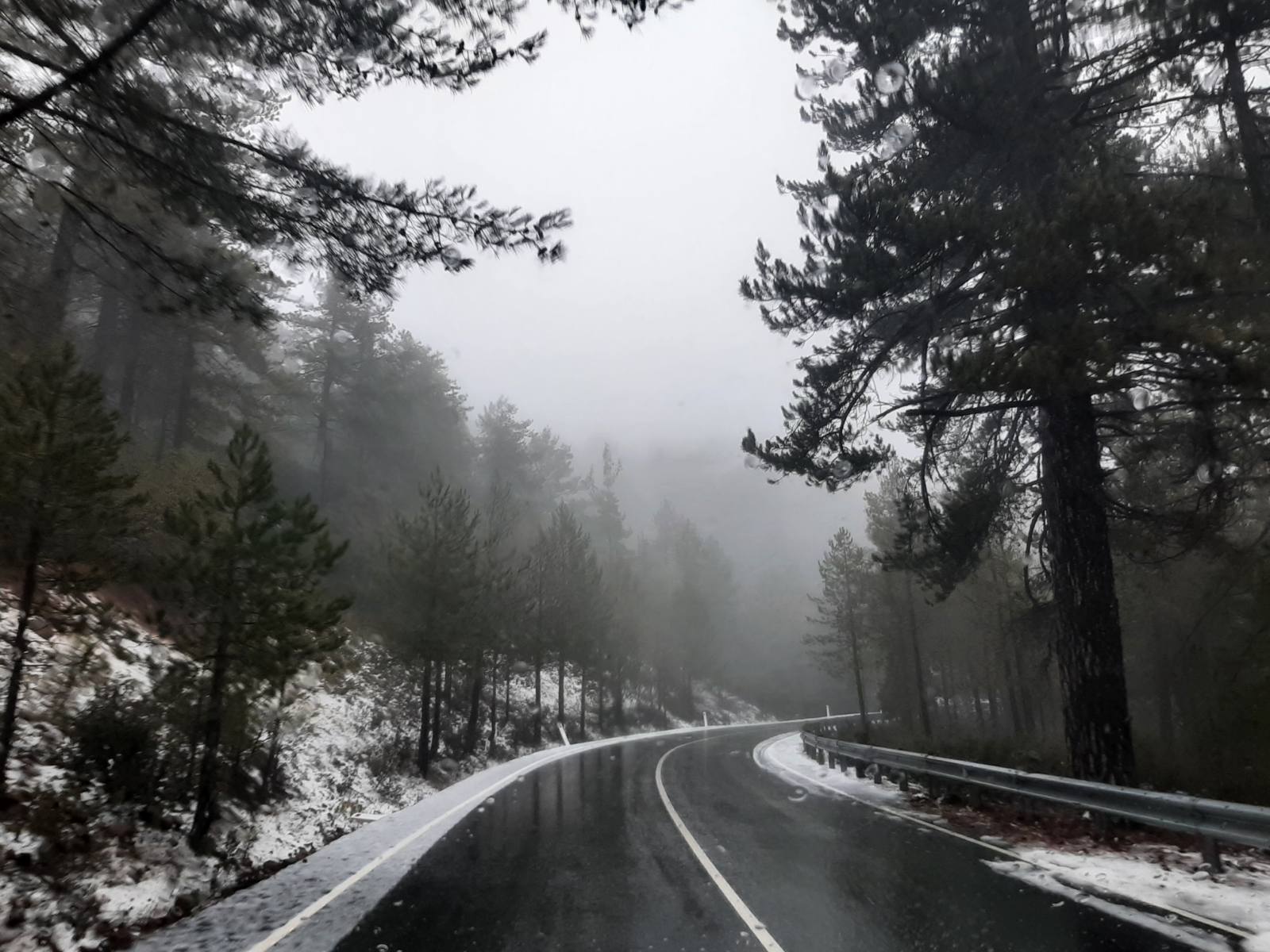 FIu2ay1WUAUGHct WEATHER, fog, visibility, Troodos