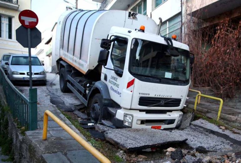 kastoriagi 0401 garbage truck, Accident