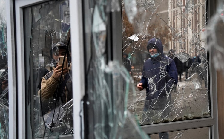 Жестокие столкновения в Казахстане