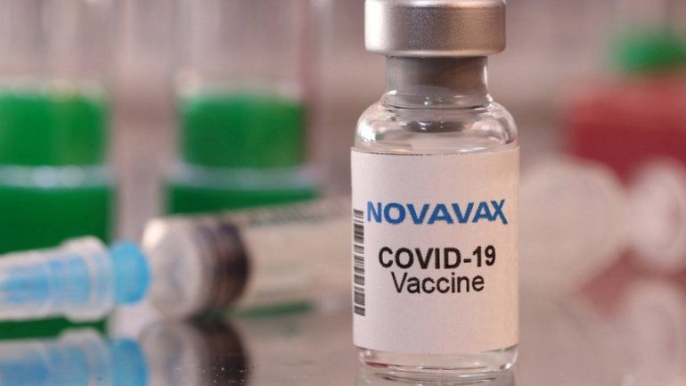 123113933 hi073158070 novavax, England, vaccine