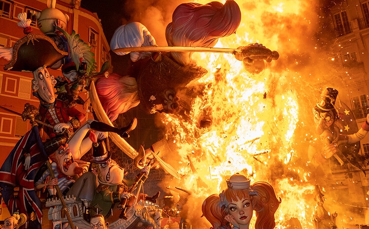 Φωτιά σε φεστιβάλ στην Ισπανία