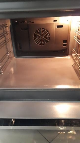 Way to make the oven spotless