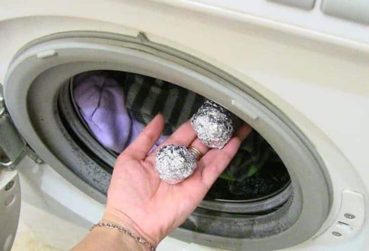 Foil ball for glitter clothes
