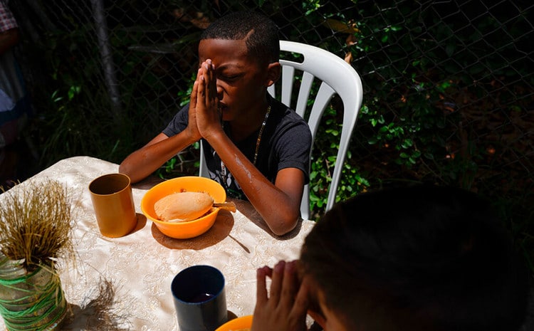 Каракас, Венесуэла: молитва о еде, которую трудно найти
