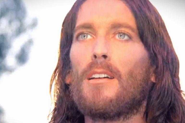 Screenshot 5 10 "Jesus of Nazareth", Robert Powell