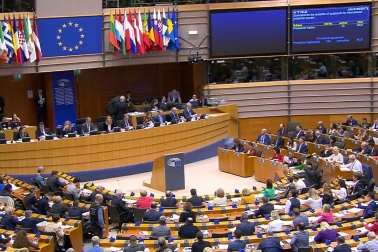 european parliament1 1 exclusive, ΕΥΡΩΠΑΪΚΟ ΚΟΙΝΟΒΟΥΛΙΟ, Σύμφωνο Μετανάστευση