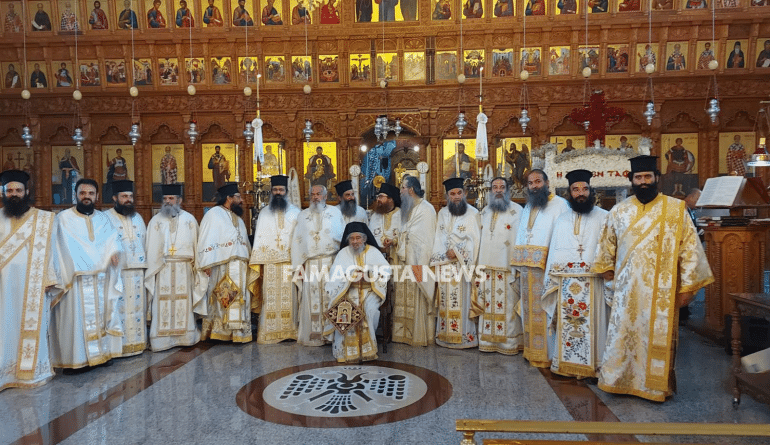 photo 5 exclusive, Εκκλησία