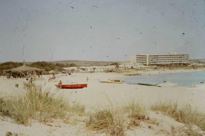 a 32 Nissi Beach, Παραλίες